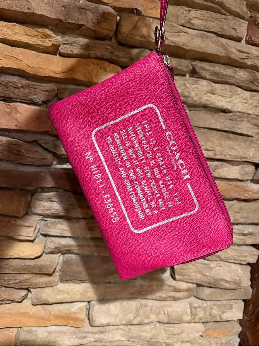 COACH EUC Hot Pink Leather Coach Creed Large Wristlet Pouch Bag